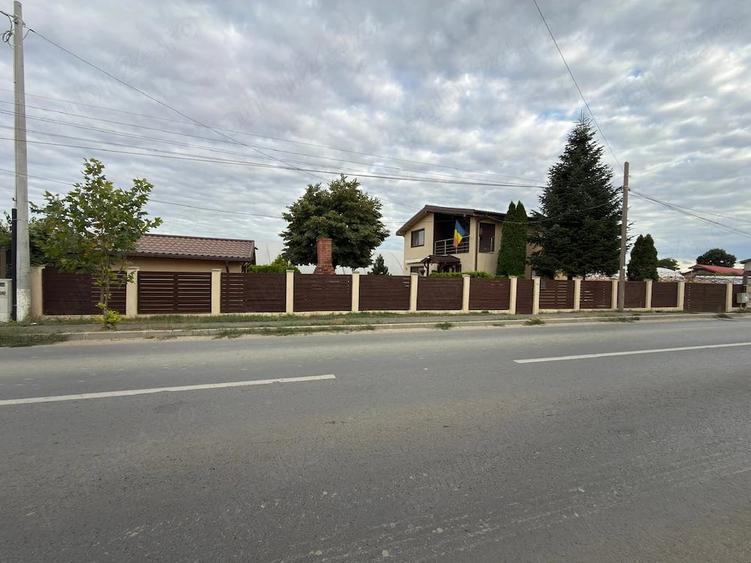 Casă cu 4 camere cu Teren 432 Mp în Bobărești (Vidra)