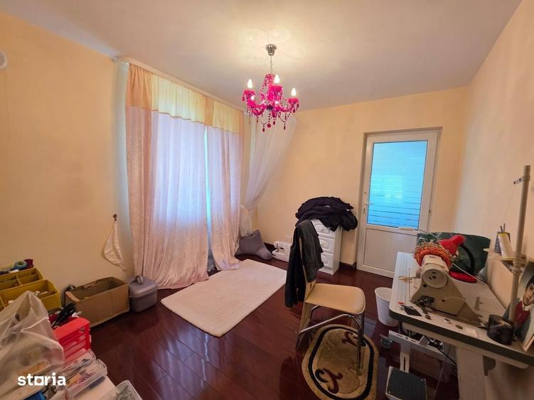 Casă cu 4 camere în Central