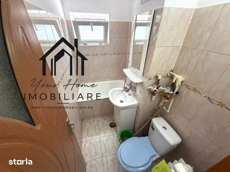 Apartament cu 2 camere semidecomandat în Craiovița Nouă