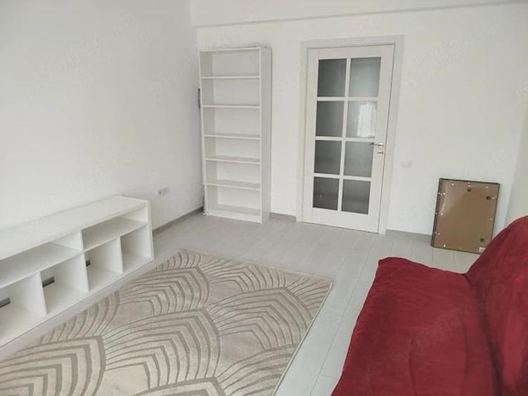 Apartament cu 3 camere decomandat, mobilat în Tractorul