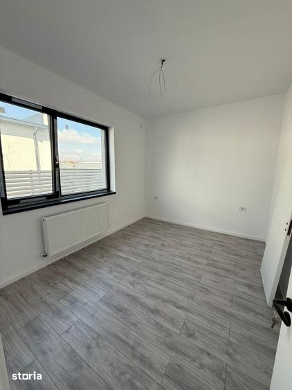 Casă cu 4 camere cu Teren 300 Mp în Clinceni