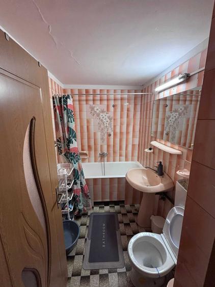 Apartament cu 3 camere decomandat în Exterior Vest