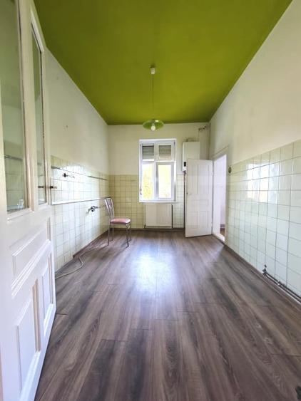Casă individuală cu 6 camere cu Teren 365 Mp în Bălcescu
