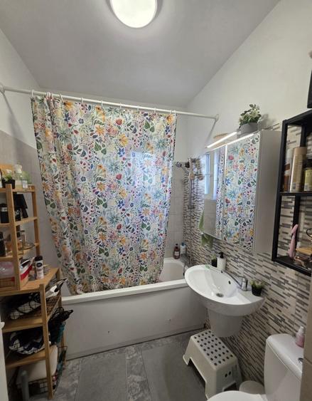Apartament cu 3 camere decomandat în Berceni