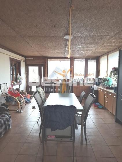 Casă individuală cu 6 camere cu Canalizare în Poiana Câmpina
