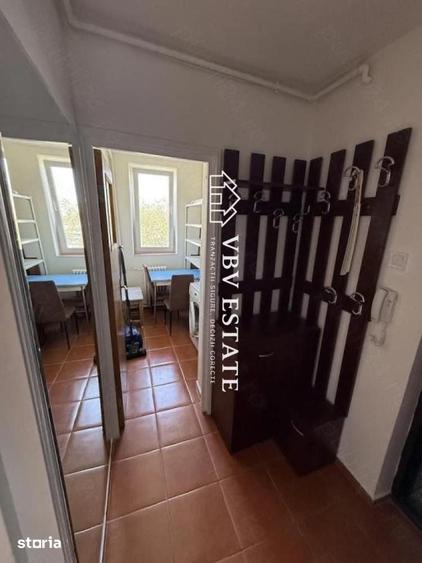 Apartament cu 3 camere semidecomandat în Militari
