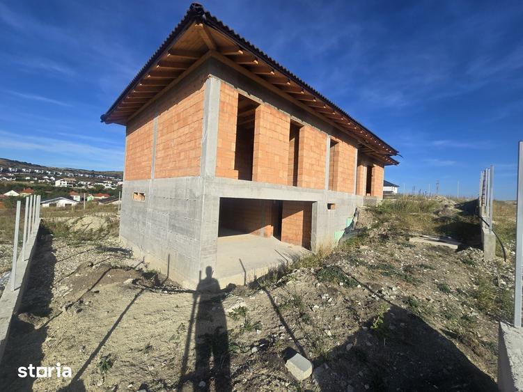 Casă cu 4 camere cu Teren 501 Mp în Gruia