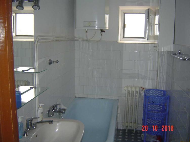 Apartament cu 3 camere decomandat în Babadag