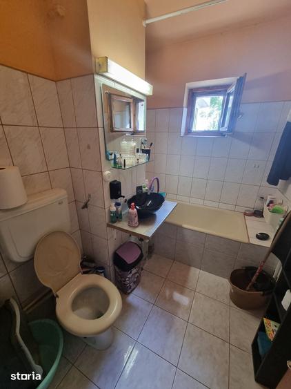 Apartament cu 2 camere decomandat în Far