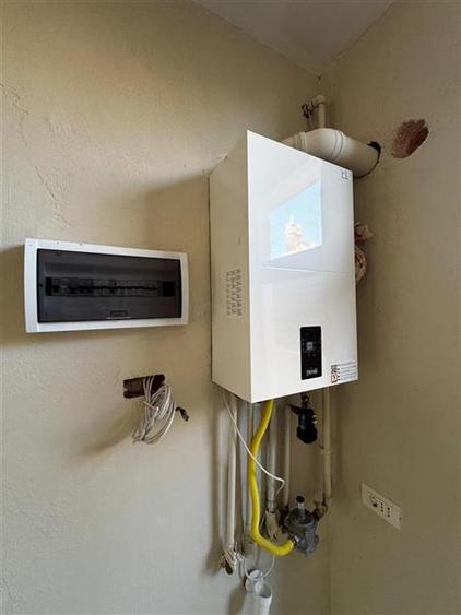 Apartament cu 3 camere decomandat, mobilat în Central