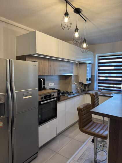 Apartament cu 2 camere semidecomandat, mobilat în Tomis Plus