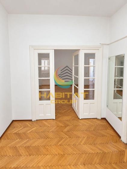 Apartament cu 3 camere semidecomandat în Gara de Nord