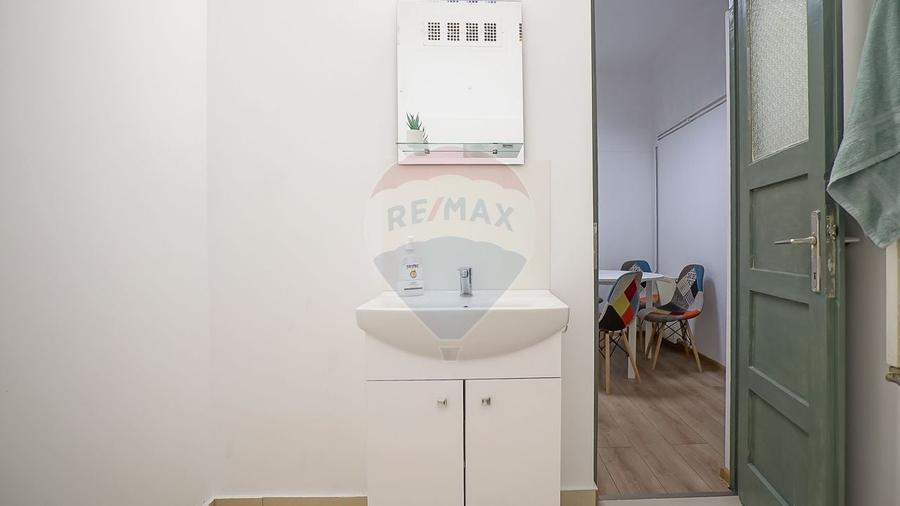 Apartament cu 2 camere semidecomandat, mobilat în Centrul Istoric
