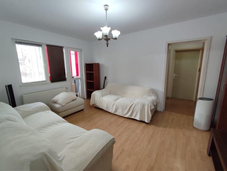 Apartament cu 2 camere semidecomandat în Gojdu