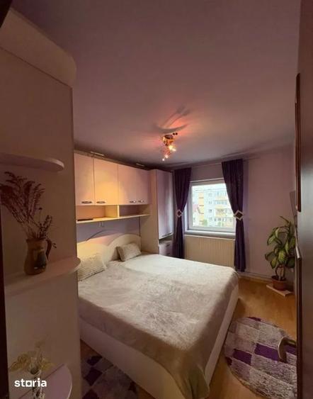 Apartament cu 3 camere, mobilat în Între Lacuri