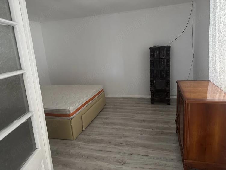 Casă cu 3 camere cu Teren 1454 Mp în Variaș