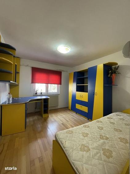 Apartament cu 4 camere în Cetate
