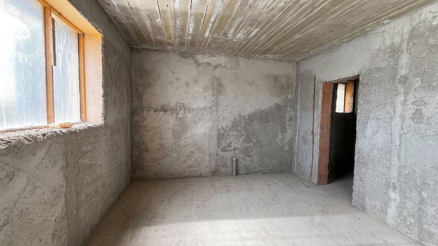 Casă cu 6 camere cu Teren 360 Mp în Balotești