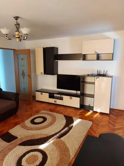 Apartament cu 2 camere semidecomandat în Broșteni