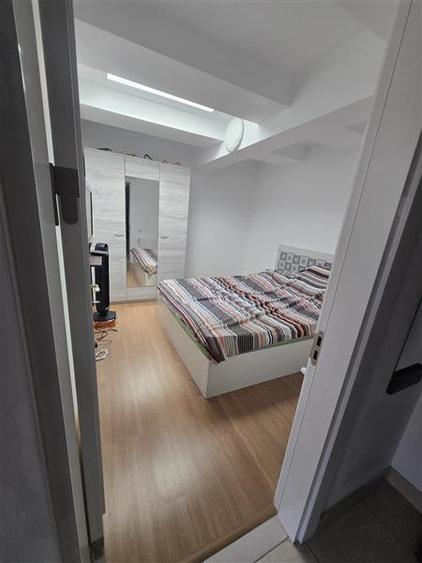 Apartament cu 2 camere semidecomandat în Tei