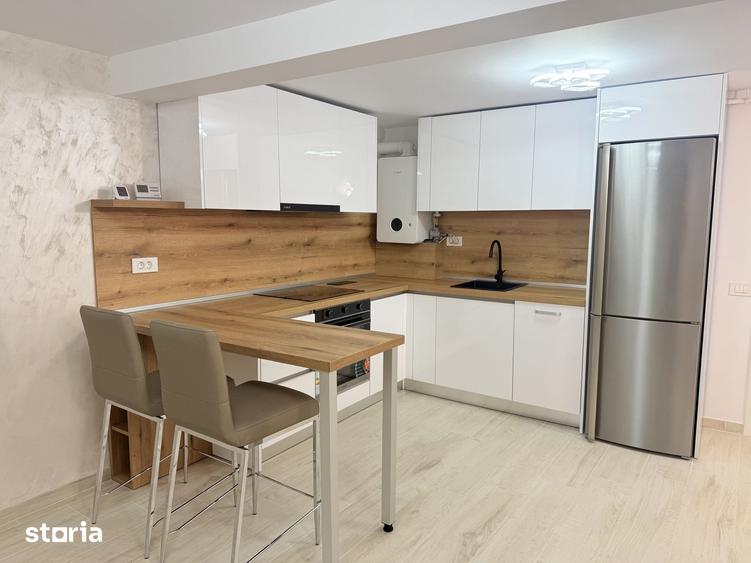 Apartament cu 2 camere decomandat în Cornișa