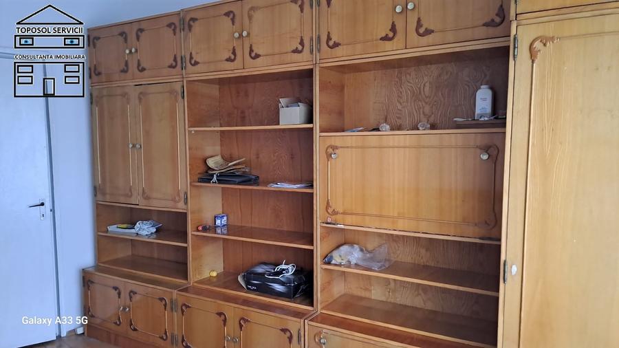 Apartament cu 3 camere decomandat în Decebal