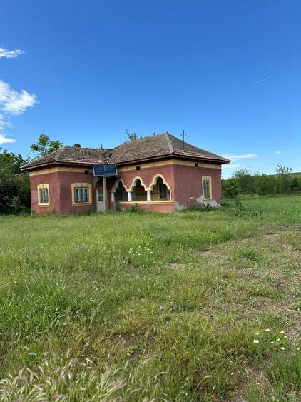 Casă cu 3 camere în Cujmir