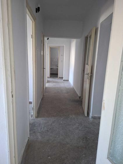 Apartament cu 3 camere decomandat în Decebal