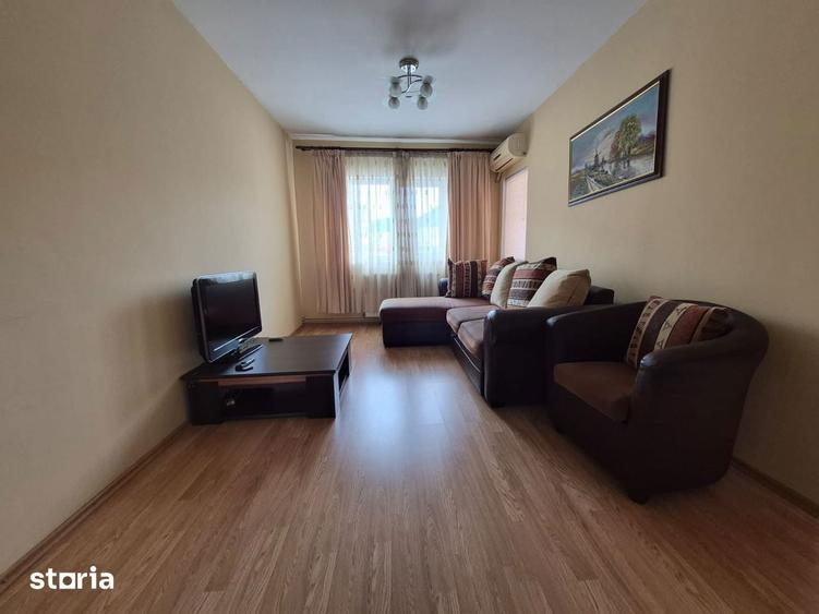 Apartament cu 3 camere în Tractorul