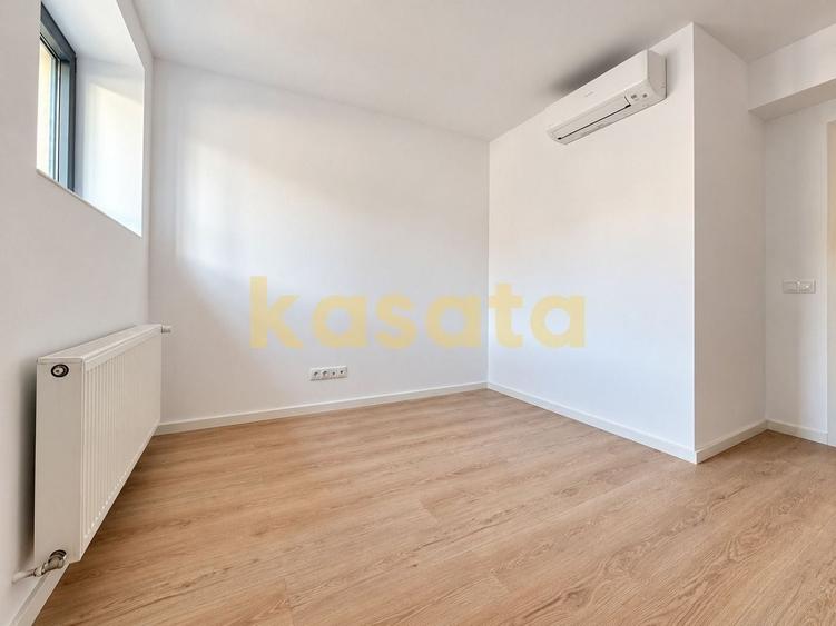 Apartament cu 3 camere decomandat în Tei