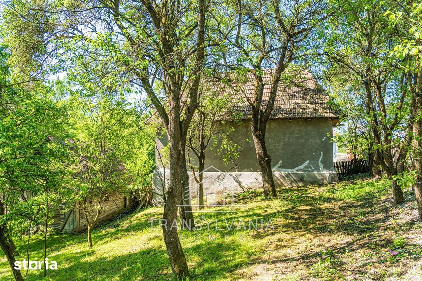 Casă cu 2 camere cu Teren 1368 Mp în Petrești