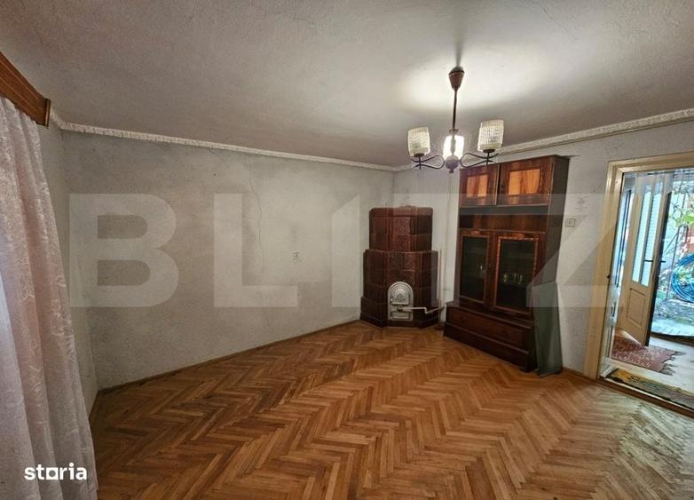 Casă cu 4 camere în Suseni