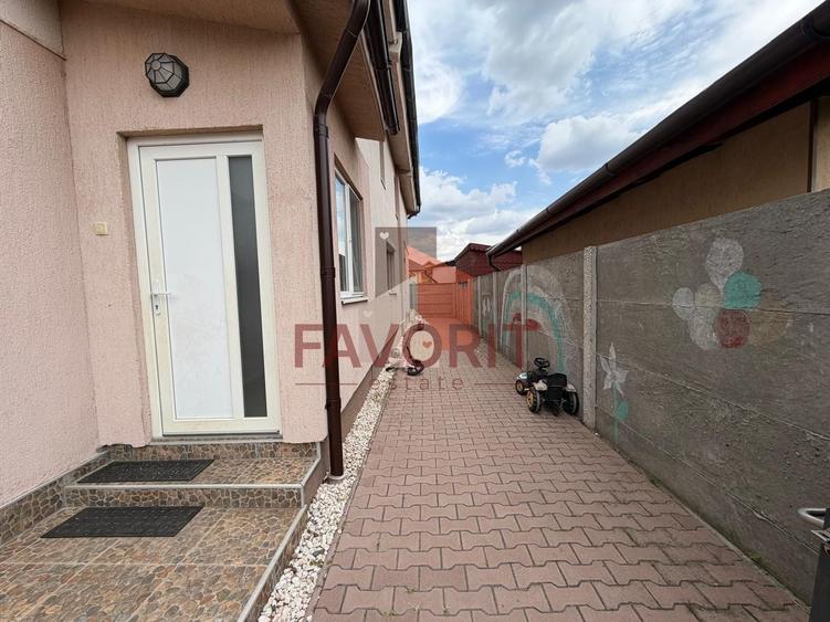 Duplex cu 5 camere cu Canalizare în Săcălaz