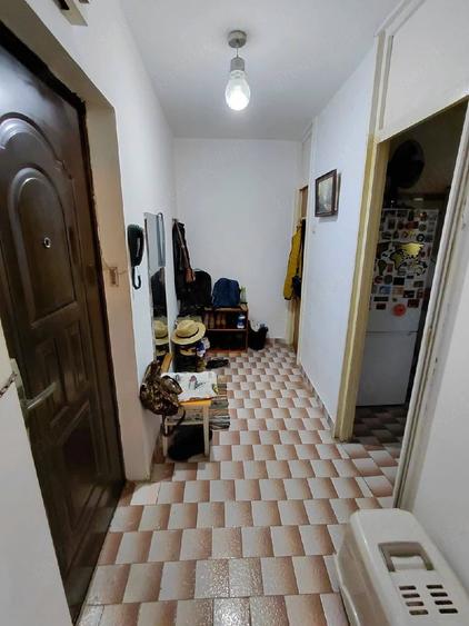 Apartament cu 2 camere semidecomandat în Pantelimon