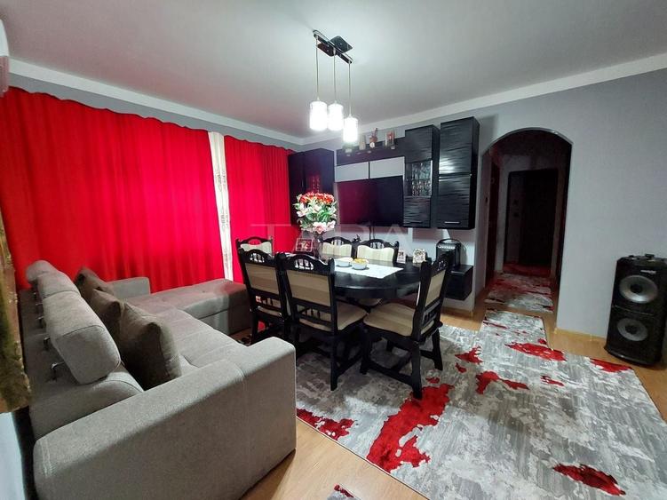 Apartament cu 4 camere semidecomandat, mobilat în Mănăștur