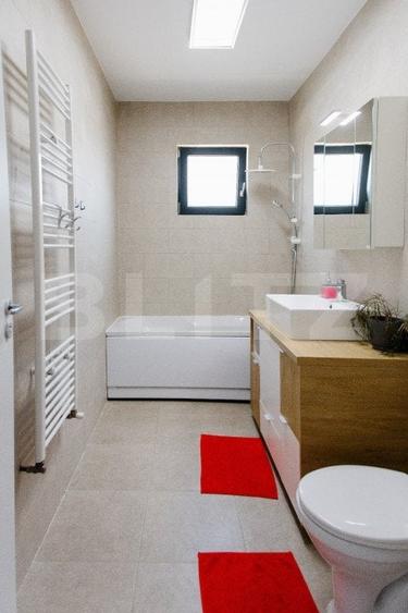 Casă individuală cu 5 camere cu Canalizare în Cetate