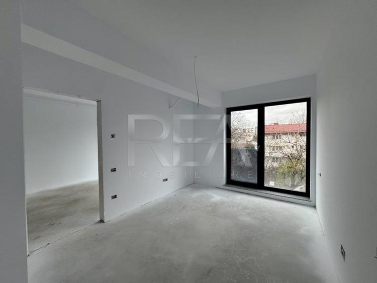 Apartament cu 2 camere semidecomandat în Matei Voievod