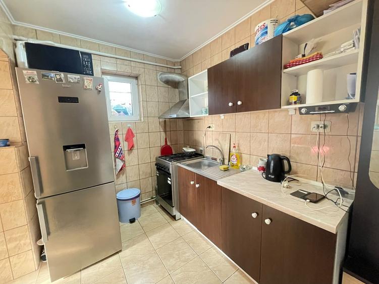 Apartament cu 2 camere nedecomandat, mobilat în Podu Roș