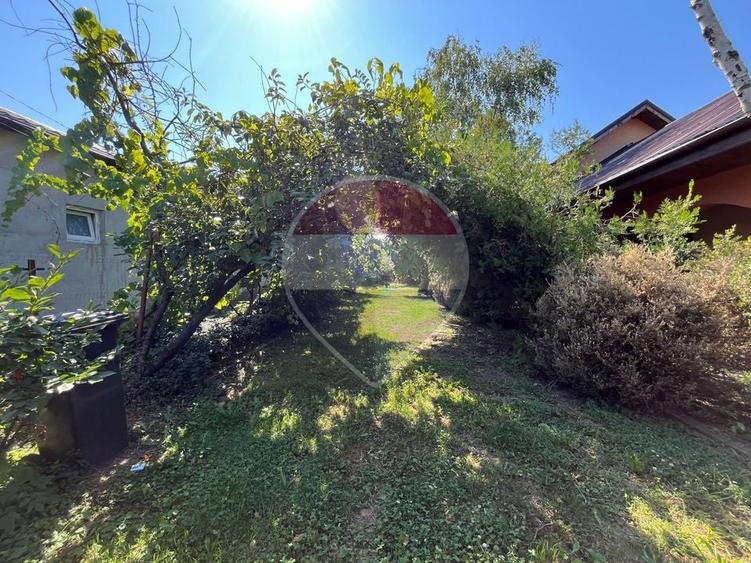 Casă individuală cu 6 camere cu Teren 2800 Mp în Butimanu