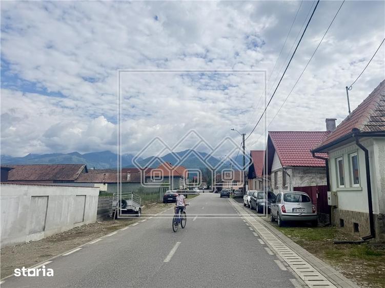 Casă cu 2 camere cu Teren 868 Mp în Arpașu de Jos