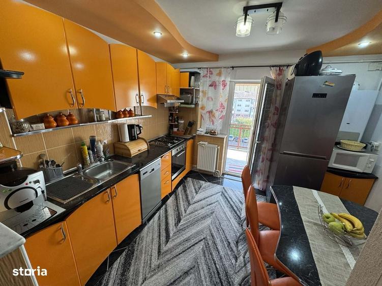 Apartament cu 2 camere decomandat în Carpați 2