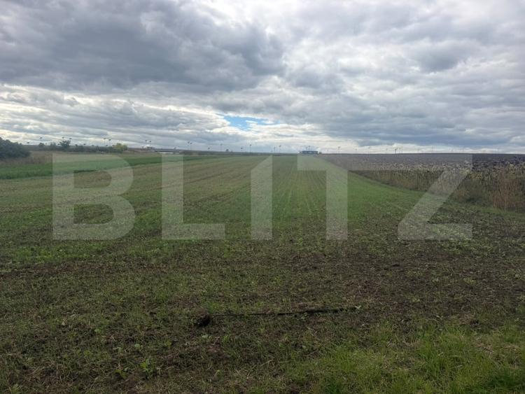 Teren Construcții intravilan de 5200 mp, în Periferie