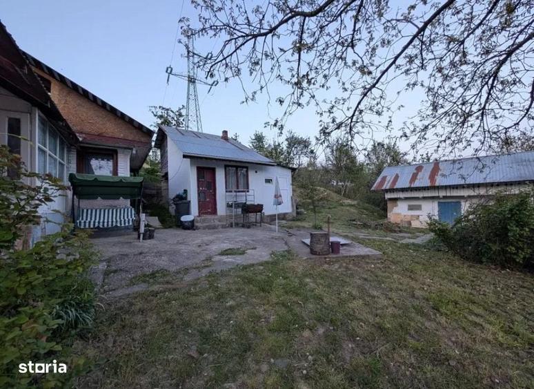 Casă cu 3 camere cu Teren 720 Mp în Sărata