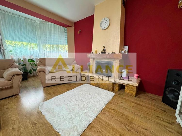 Duplex cu 8 camere cu Canalizare în Frumușani