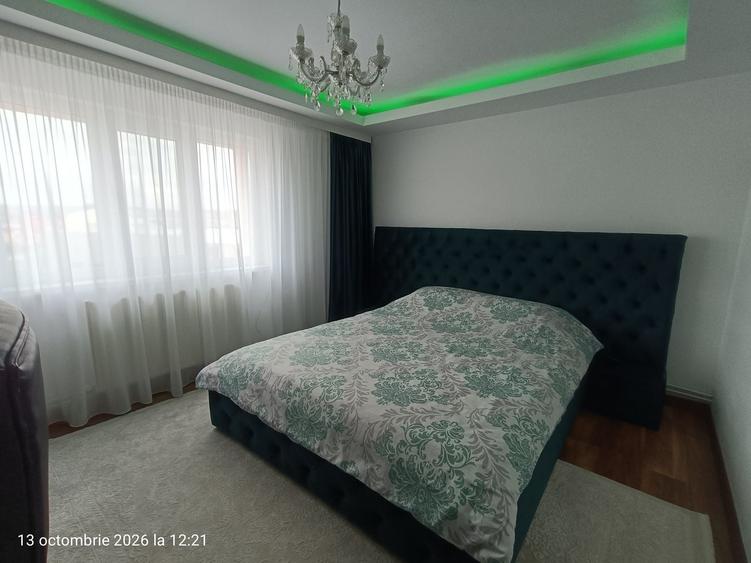 Apartament cu 3 camere decomandat în Micro 3