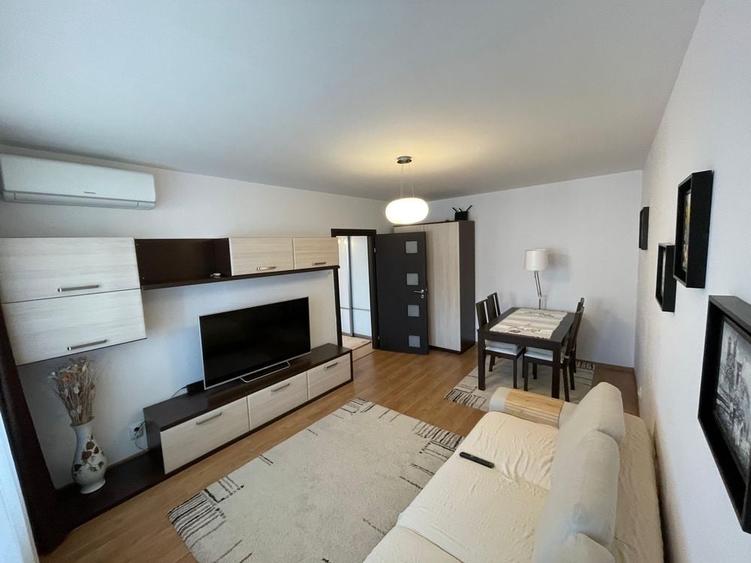 Apartament cu 2 camere decomandat în Banu Manta