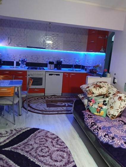 Apartament cu 3 camere decomandat, mobilat în Florești