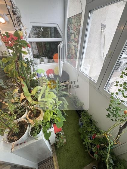 Apartament cu 2 camere semidecomandat, mobilat în Gorjului