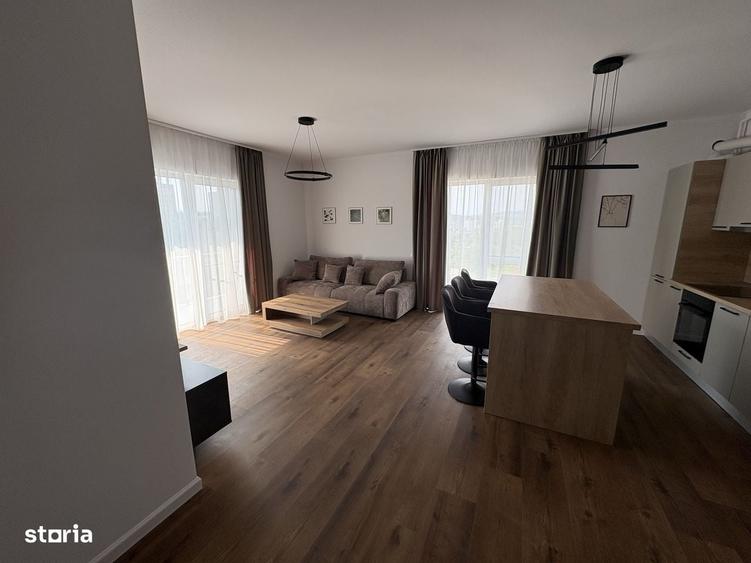 Apartament cu 3 camere semidecomandat în Ciupercenii Noi