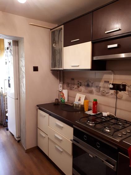 Apartament cu 2 camere decomandat în Școlilor